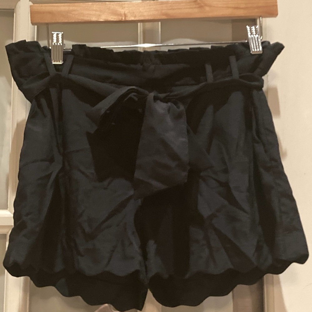 Elle junior’s black silky soft shorts size 4 with matching black belt